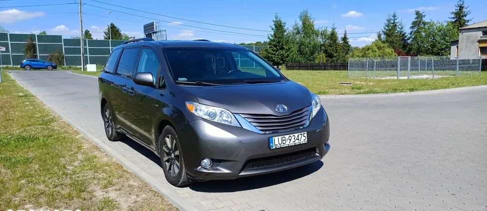 toyota sienna lublin Toyota Sienna cena 109000 przebieg: 143300, rok produkcji 2017 z Lublin